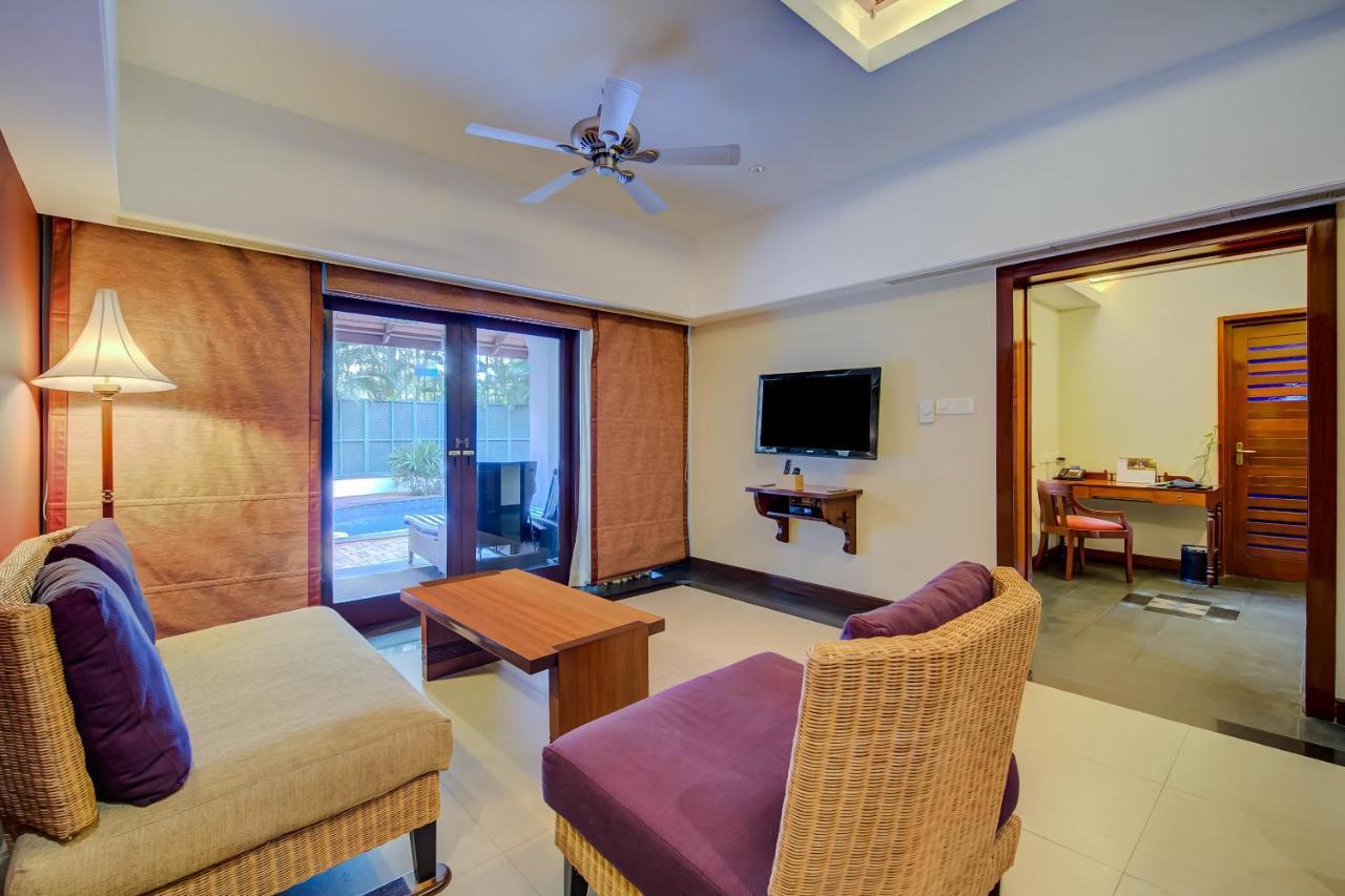 Radisson Blu Resort Temple Bay Mamallapuram Exterior foto Living room of a suite