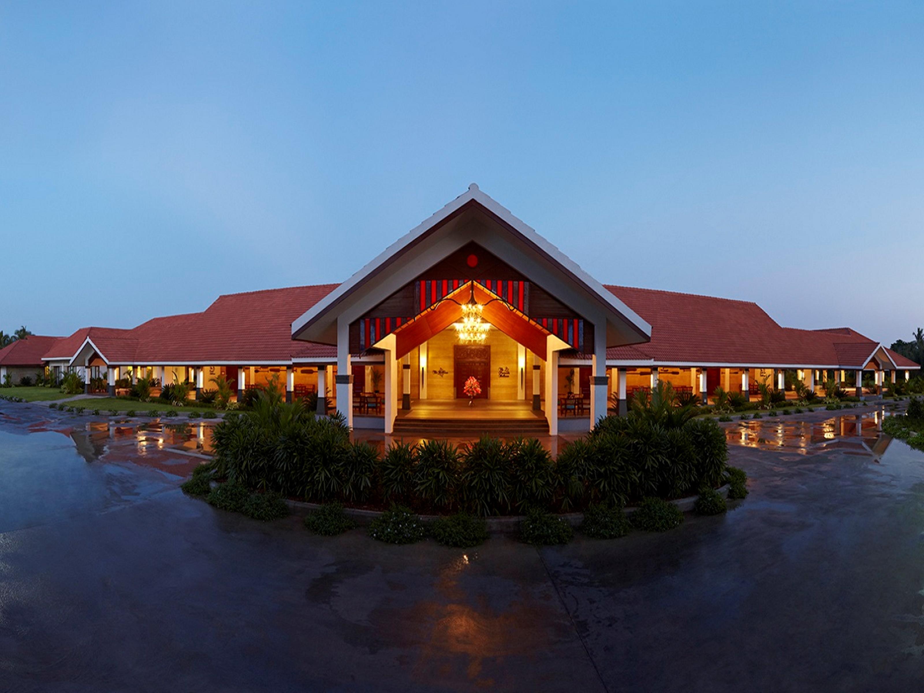 Radisson Blu Resort Temple Bay Mamallapuram Exterior foto The Leela Palace, Udaipur